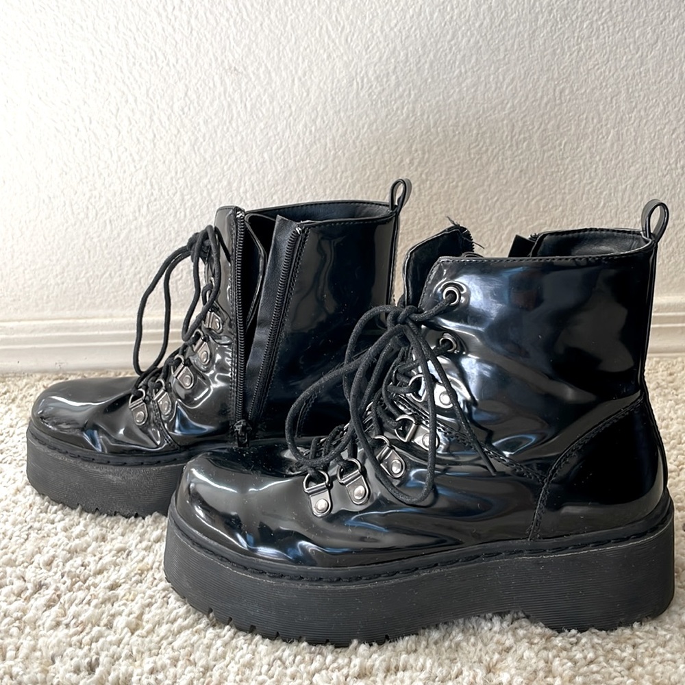 Black Platform Lace-Up Boots - Picture 4 of 7